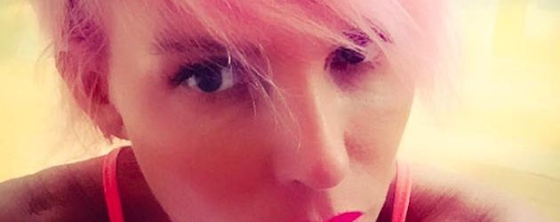 Natascha Ochsenknecht hat sich die Haare rosa gefärbt Natascha Ochsenknecht hat sich die Haare rosa gefärbt