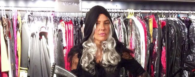 Natascha Ochsenknecht im Halloween-Kostüm "Weiblicher Sensenmann" Natascha Ochsenknecht im Halloween-Kostüm "Weiblicher Sensenmann"
