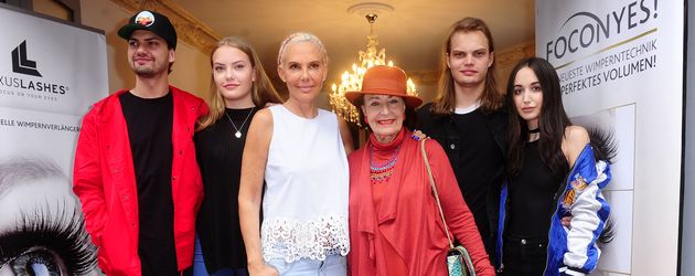 Natascha Ochsenknecht mit ihrer Familie bei ihrer Shop-Eröffnung 2016 in Berlin Natascha Ochsenknecht mit ihrer Familie bei ihrer Shop-Eröffnung 2016 in Berlin