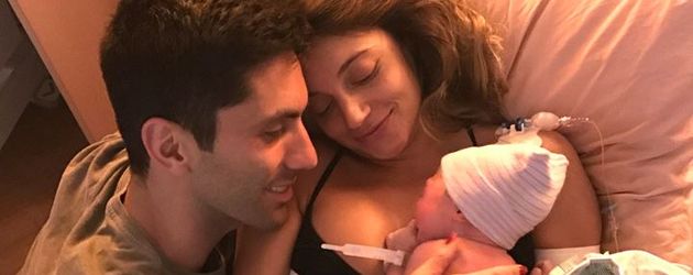 Nev Schulman mit seiner Verlobten und ihrem ersten gemeinsamen Kind Nev Schulman mit seiner Verlobten und ihrem ersten gemeinsamen Kind