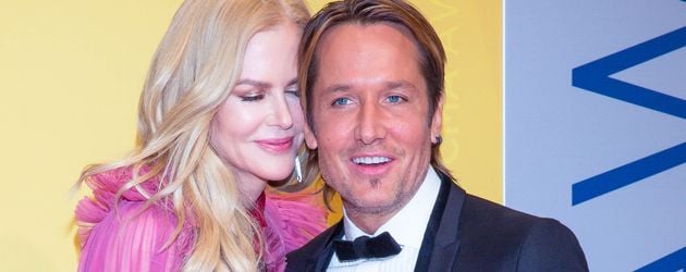 Nicole Kidman und Keith Urban bei den 50. Country Music Awards 2016 in Nashville Nicole Kidman und Keith Urban bei den 50. Country Music Awards 2016 in Nashville
