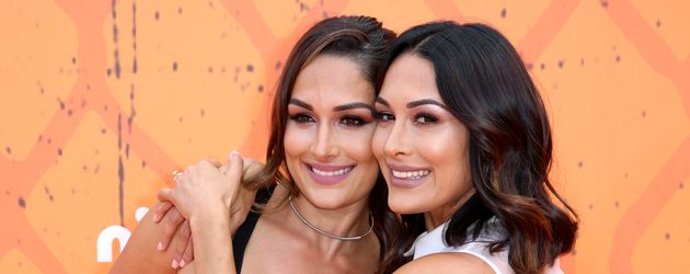 Nikki Bella und Brie Bella bei den Kids' Choice Awards Nikki Bella und Brie Bella bei den Kids' Choice Awards