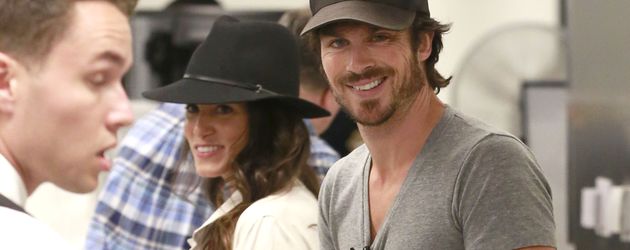 Nikki Reed und Ian Somerhalder am LAX Nikki Reed und Ian Somerhalder am LAX