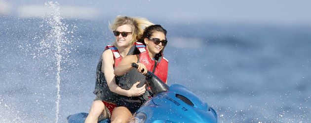 Nina Dobrev Nina Dobrev
