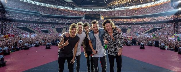 One Direction mit Zayn bei einem Konzert One Direction mit Zayn bei einem Konzert