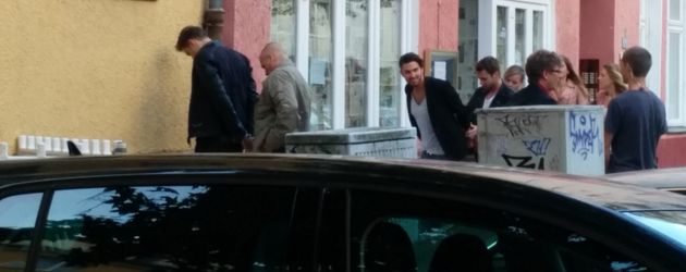 Philipp Stehler (Mitte) bei Dreharbeiten Philipp Stehler (Mitte) bei Dreharbeiten