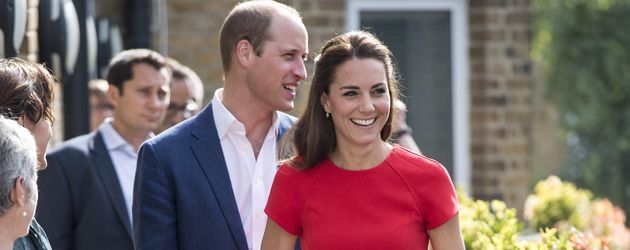 Prinz William und Herzogin Kate auf dem Weg zum Besuch einer Telefonseelsorge in London Prinz William und Herzogin Kate auf dem Weg zum Besuch einer Telefonseelsorge in London