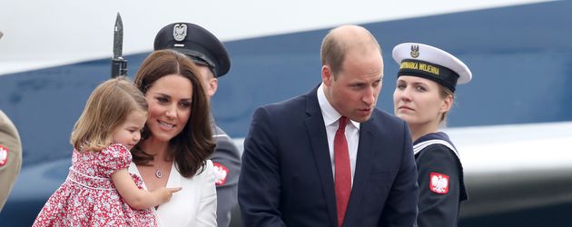 Prinzessin Charlotte, Herzogin Kate, Prinz William und Prinz George Prinzessin Charlotte, Herzogin Kate, Prinz William und Prinz George
