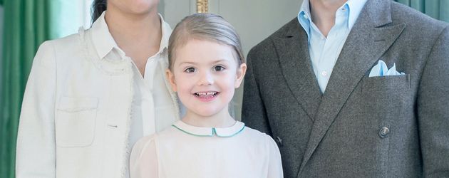 Prinzessin Estelle von Schweden, Prinzessin Victoria von Schweden und Prinz Daniel von Schweden Prinzessin Estelle von Schweden, Prinzessin Victoria von Schweden und Prinz Daniel von Schweden