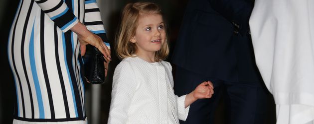 Prinzessin Estelle bei der Taufe von Prinz Oscar Prinzessin Estelle bei der Taufe von Prinz Oscar