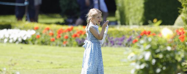 Prinzessin Estelle beim 40. Geburtstag ihrer Mutter Prinzessin Estelle beim 40. Geburtstag ihrer Mutter