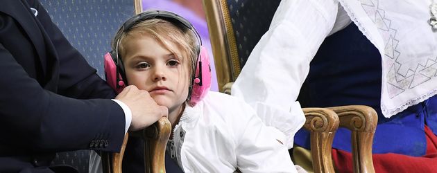 Prinzessin Estelle beim Konzert anlässlich des Victoriatages 2016 Prinzessin Estelle beim Konzert anlässlich des Victoriatages 2016