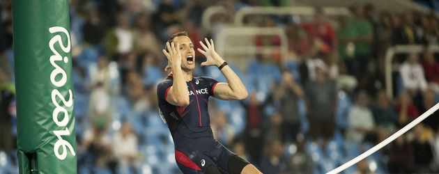 Renaud Lavillenie beim Stabhochsprungfinale von Olympia 2016 Renaud Lavillenie beim Stabhochsprungfinale von Olympia 2016