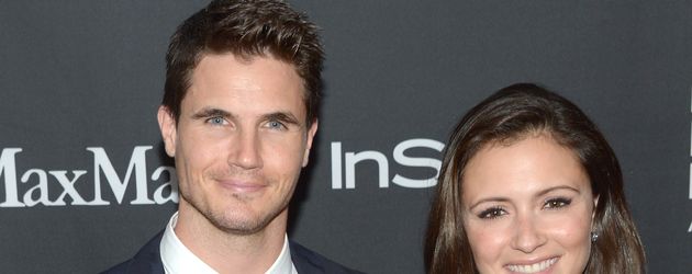 Robbie Amell und Italia Ricci bei der TIFF/InStyle/HFPA-Party 2016 in Toronto Robbie Amell und Italia Ricci bei der TIFF/InStyle/HFPA-Party 2016 in Toronto