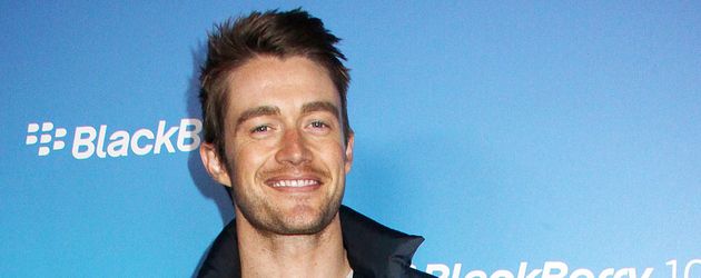 Robert Buckley Robert Buckley