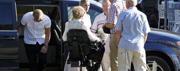 Sarah Elena Timpe und Samuel Koch an ihrem Hochzeitstag Sarah Elena Timpe und Samuel Koch an ihrem Hochzeitstag
