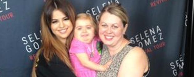 Selena Gomez mit Audrey Nethery und der Mutter der Kleinen Selena Gomez mit Audrey Nethery und der Mutter der Kleinen
