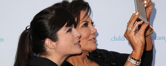 Kris Jenner und Selma Blair Kris Jenner und Selma Blair
