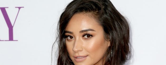 Shay Mitchell bei der "Mother's Day"-Premiere 2016 in Hollywood Shay Mitchell bei der "Mother's Day"-Premiere 2016 in Hollywood