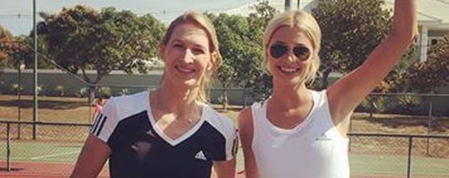 Steffi Graf und Lena Gercke auf dem Tennisplatz Steffi Graf und Lena Gercke auf dem Tennisplatz