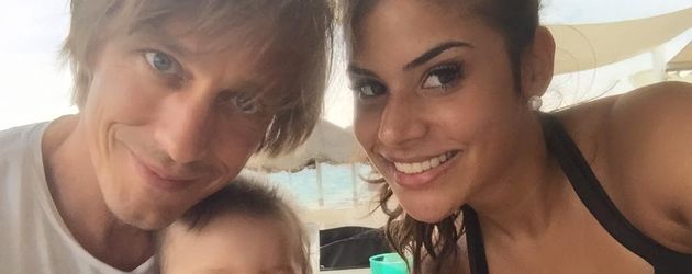 Tanja Tischewitsch mit Thomas Radeck und Baby Ben im Sardinien-Urlaub Tanja Tischewitsch mit Thomas Radeck und Baby Ben im Sardinien-Urlaub