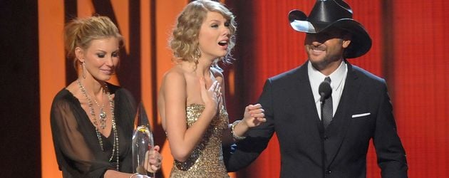 Taylor Swift bei ihren ersten CMA Awards 2009 Taylor Swift bei ihren ersten CMA Awards 2009