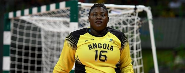 Teresa Almeida, Torfrau aus Angola Teresa Almeida, Torfrau aus Angola