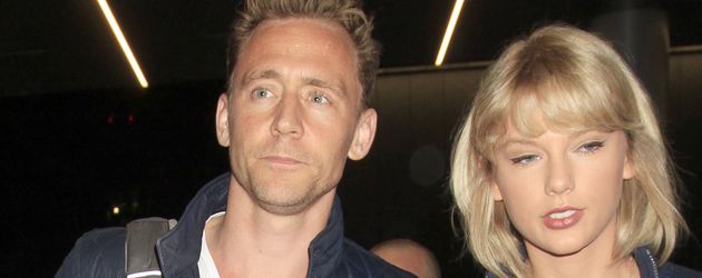 Tom Hiddleston & Taylor Swift am Flughafen von L.A. Tom Hiddleston & Taylor Swift am Flughafen von L.A.