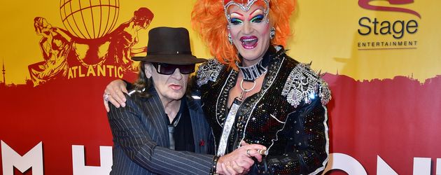 Udo Lindenberg und Olivia Jones bei der "Hinterm Horizont"-Premiere in Hamburg Udo Lindenberg und Olivia Jones bei der "Hinterm Horizont"-Premiere in Hamburg