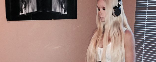 Valeria Lukyanova Valeria Lukyanova