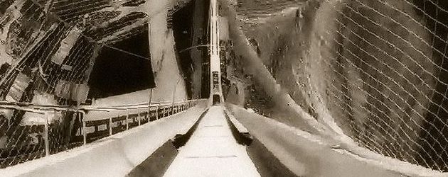 "Verrückt"-Rutsche im "Schlitterbahn"-Waterpark "Verrückt"-Rutsche im "Schlitterbahn"-Waterpark