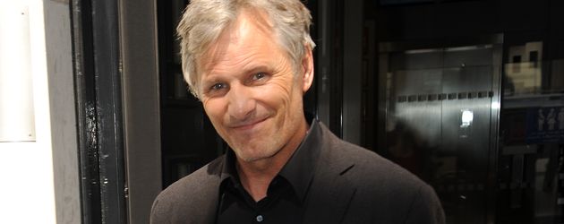 Viggo Mortensen beim Verlassen der BBC Radio 2 Studios in London Viggo Mortensen beim Verlassen der BBC Radio 2 Studios in London