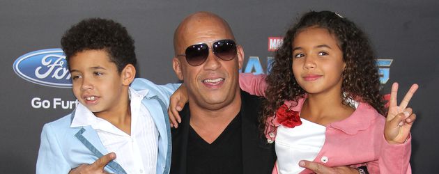Vin Diesel mit seinen Kids Vincent und Hania bei einer Filmpremiere Vin Diesel mit seinen Kids Vincent und Hania bei einer Filmpremiere